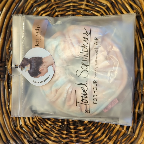 Kitsch Towel Scrunchies - Picture 1 of 3